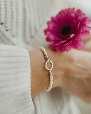 Kolekce říčních perel ✨ 𝐃𝐨 𝐩𝐚́𝐭𝐤𝐮 𝐬 𝟏𝟓% 𝐬𝐥𝐞𝐯𝐨𝐮. 🤩 Jemné, minimalistické a dokonale ženské. Kolekce, na které jsme...